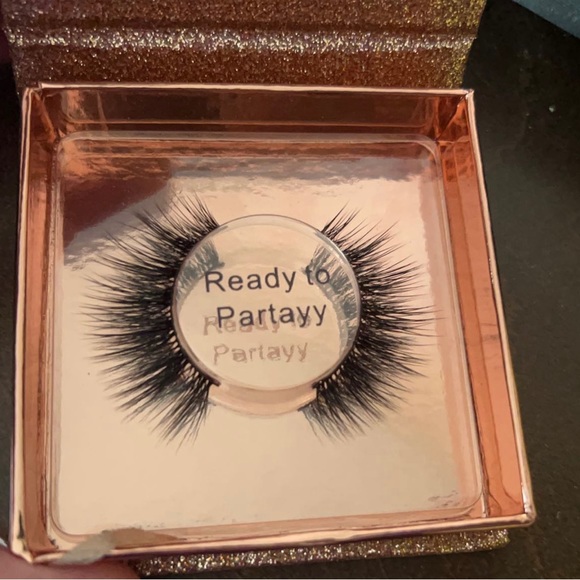 Live Glam Ready to Partyy Mink Lashes New Without tags OS - Picture 3 of 3